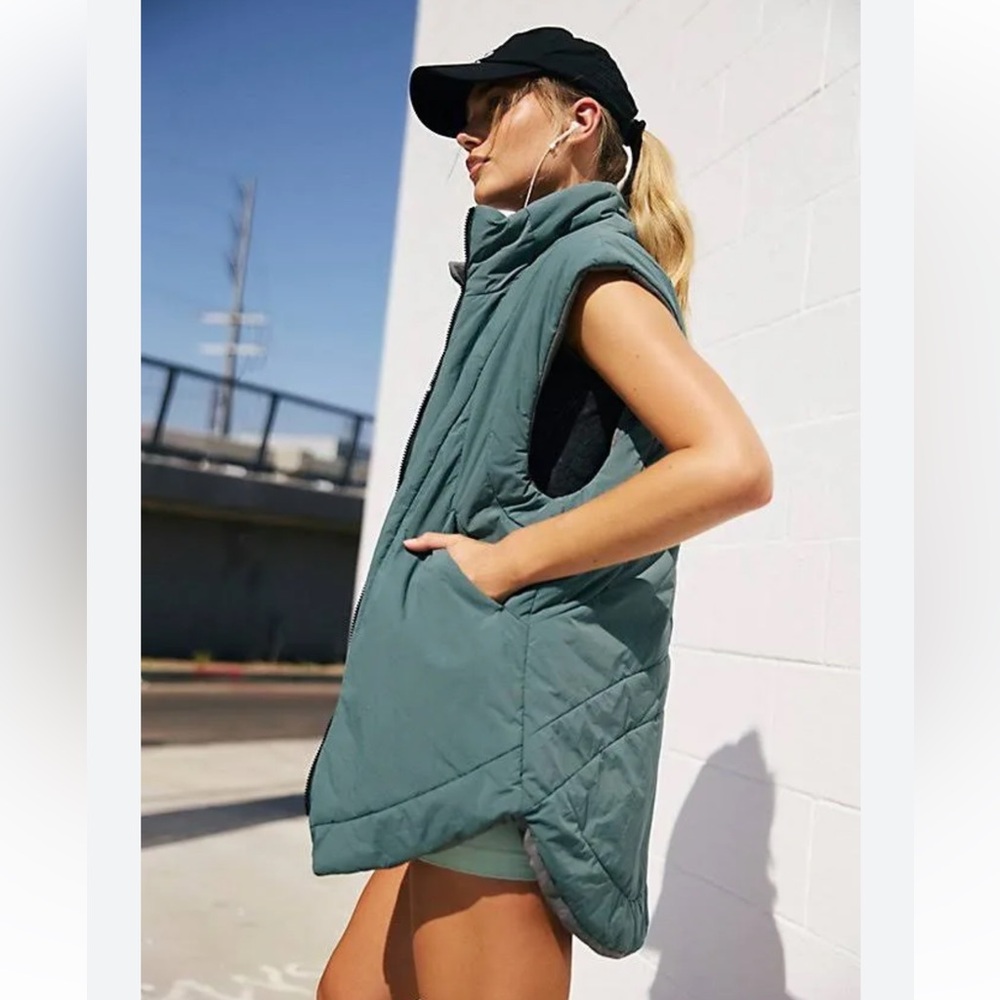 Free People movement slalom reversible fleece vest - size small NWT